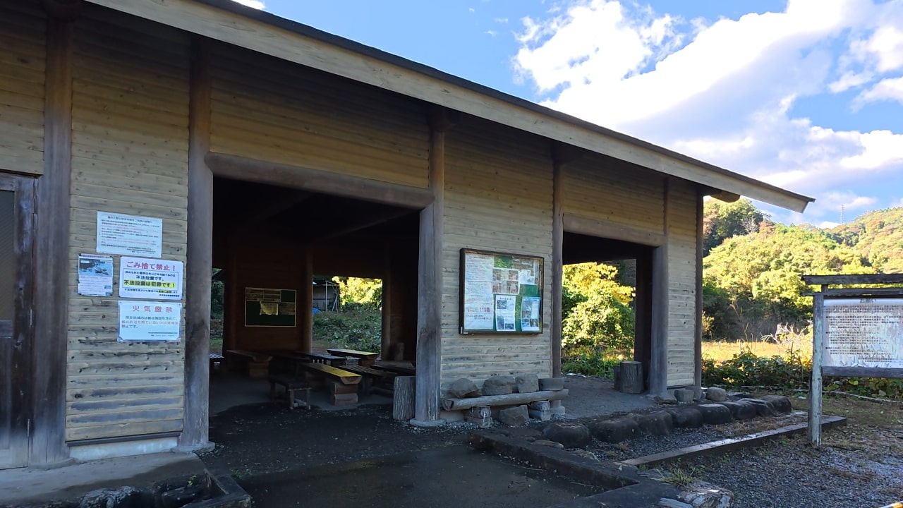 横沢入の休憩所